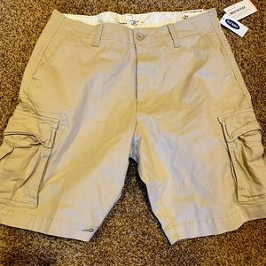 Men’s khaki shorts